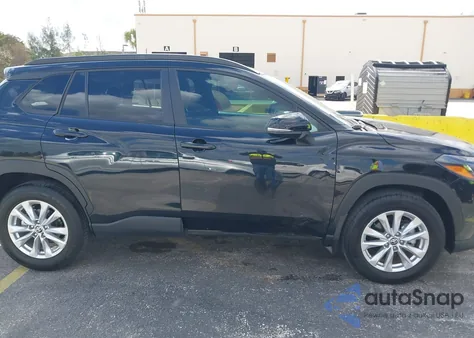 2025 Toyota Corolla Cross Le z USA, uszkodzony, nr VIN 7MUBAAAGXSV122331